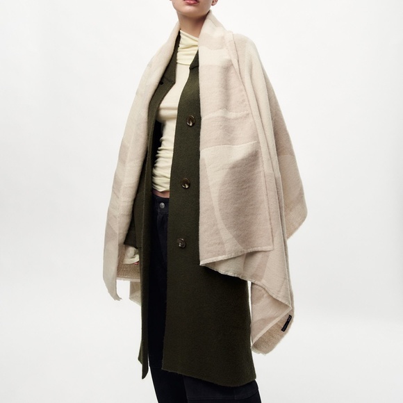 Zara WOOL BLEND JACQUARD SCARF - Picture 1 of 5